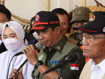Kepala Badan Nasional Penanggulangan Bencana, Suharyanto saat konferensi pers di Cianjur. (Dok. BNPB)