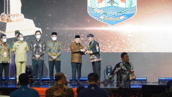 
 97,98 Persen Warganya Terlindungi JKN, Kaltara Raih Penghargaan UHC