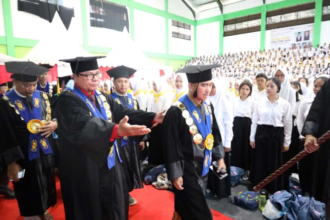 
 Wali Kota Khairul Hadiri Pengenalan Kehidupan Kampus Mahasiswa Baru UBT
