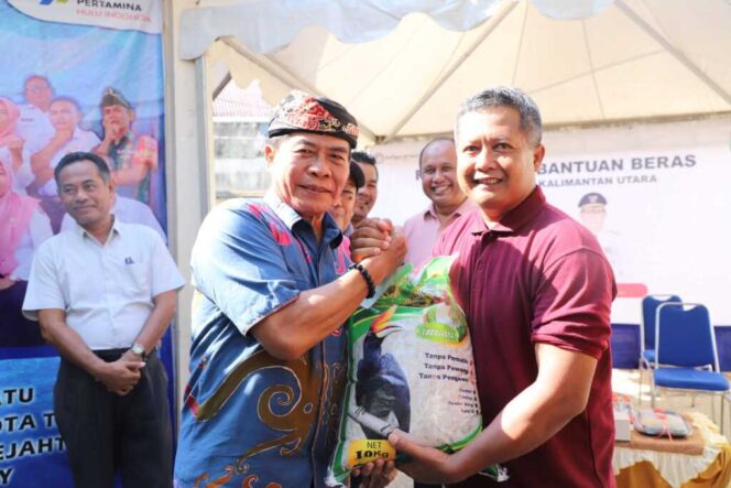 
 Gubernur Kaltara Salurkan Bantuan dan Ajak Masyarakat Membangun Kaltara Maju dan Sejahtera