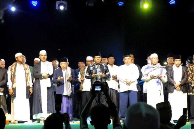 
 Maulid Nabi: Gubernur Ajak Teladani Perilaku dan Perbuatan Rasulullah