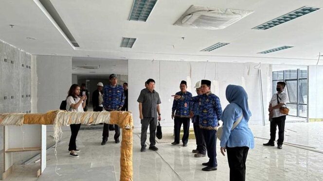 
 Zainal Paliwang Tinjau Progress Pembangunan Gedung Baru Sekretariat Pemprov Kaltara