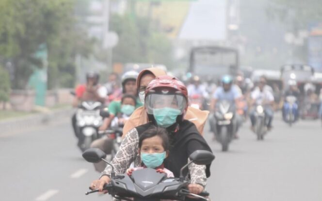 
 Udara di Kaltara Diselimuti Kabut Asap Kiriman, BMKG: Pakai Masker Ketika di Luar Rumah