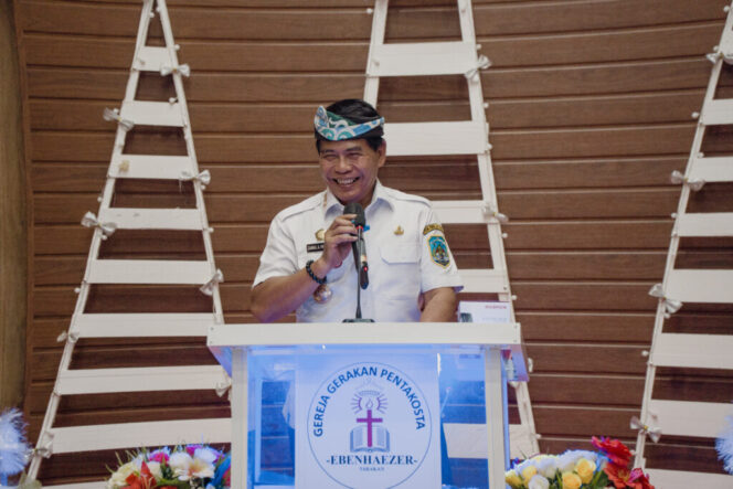 
 Gubernur Ajak Jemaat Gereja Menjaga Kerukunan dan Perdamaian