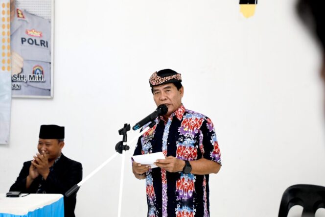 
 Gubernur Buka Rapat Tahunan Pedagang Asongan