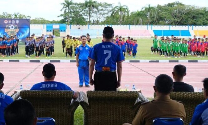 
 Bupati Malinau Buka Turnamen Sepak Bola Dandim Cup Tingkat SD