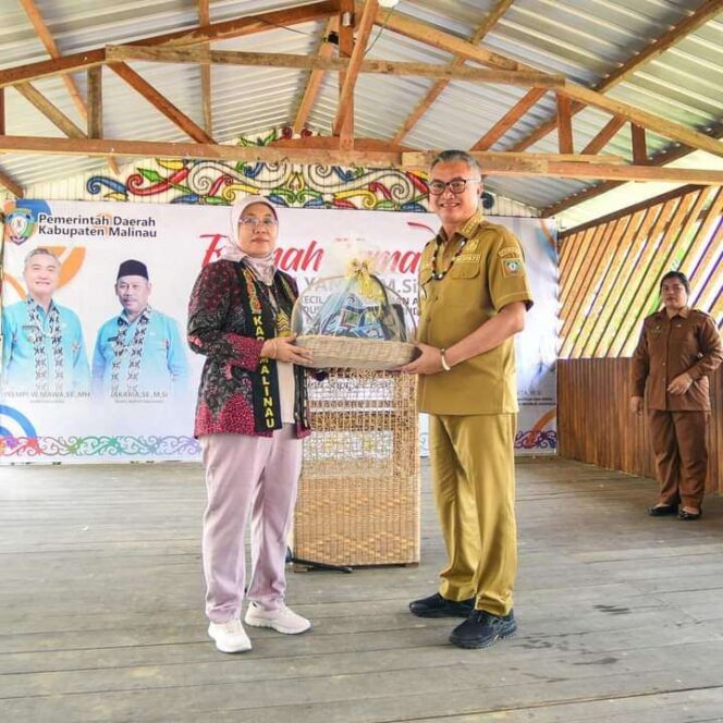 
 Bupati Sambut Kedatangan Dirjen IKMA Kementerian Perindustrian RI