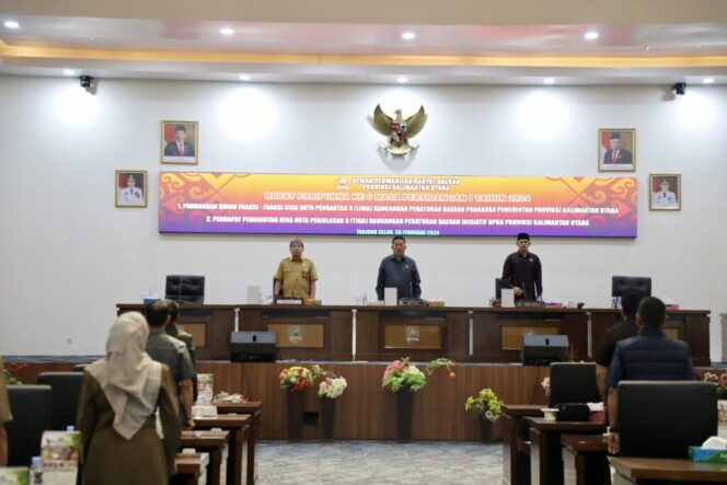 
 Hadiri Rapat Paripurna ke-6, Pollymaart Sampaikan Pendapat Pemerintah Terhadap Ranperda DPRD