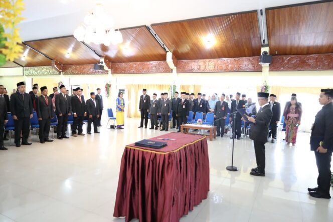 
 Wali Kota Tarakan Memimpin Acara Pelantikan dan Pengambilan Sumpah Jabatan