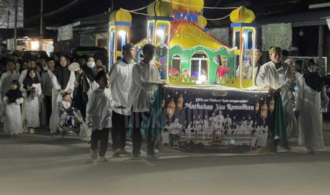 
 Ribuan Manusia Antusias Saksikan Festival Arakan Sahur di Kecamatan Malinau Kota