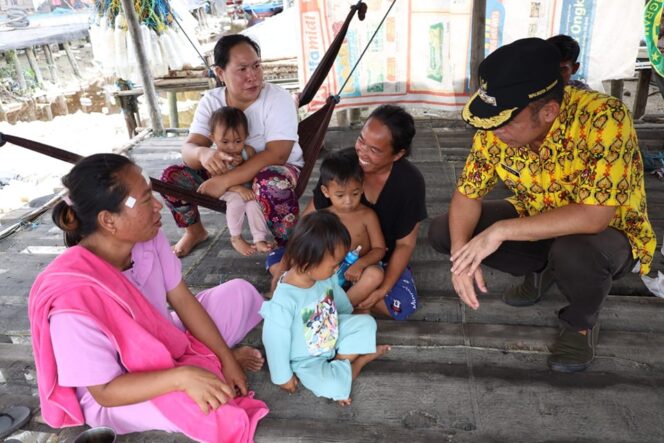 
 PJ Wali Kota Tarakan Bustan Kunjungi Rumah Warga Korban Kebakaran di Pantai Amal