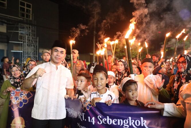 
 Pj Wali Kota Tarakan Lepas Pawai Obor, Sambut Bulan Suci Ramadan 1445 Hijriah