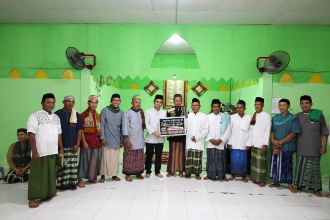 
 Safari Ramadhan, Pj. Wali Kota Tarakan Serahkan Bantuan Operasional Ke Masjid Darussalam Juwata Permai