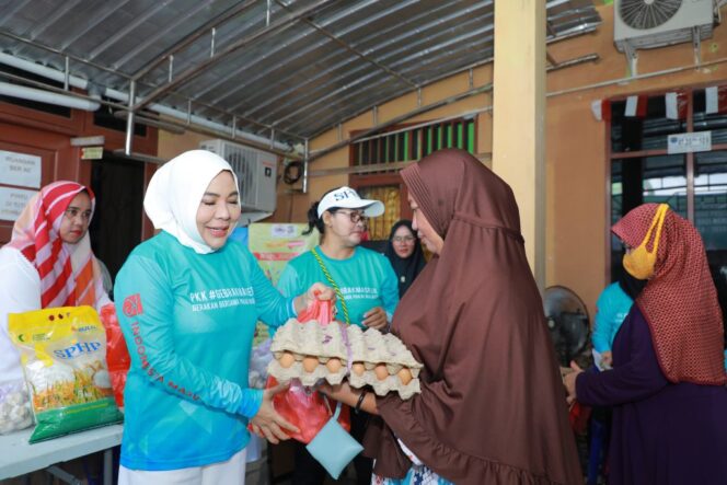 
 Warga Tarakan Ramaikan Pasar Murah PKK Kaltara