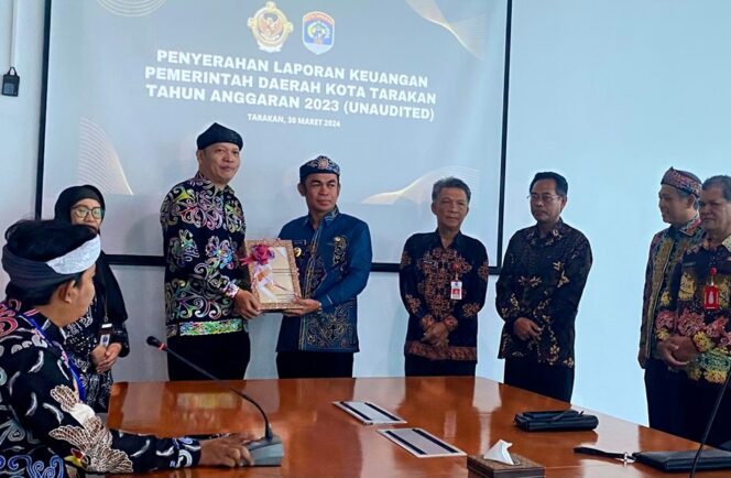 
 PJ Wali Kota Tarakan Sampaikan LKPD Ke BPK