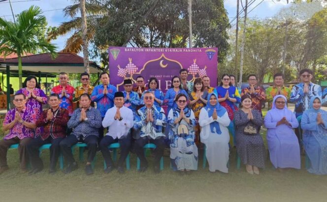 
 Rayakan Idul Fitri 1445 H, Bupati Silaturahmi Ke Rumah Pejabat Muslim