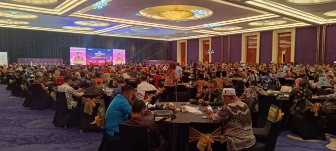 
 Top BUMD Awards 2024: Kesekian Kalinya, Bupati Wempi Raih Penghargaan