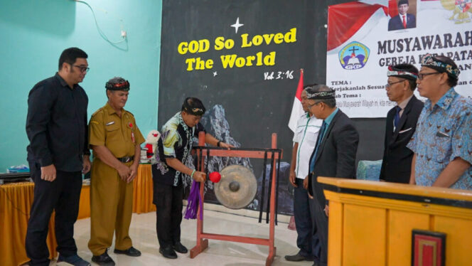 
 Buka Muswil II GKP Kaltara, Gubernur Ajak Warga Gereja Jaga Kerukunan