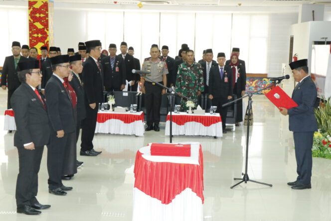 
 Lantik 5 Pejabat, Gubernur Titip Pesan Kepada Seluruh ASN di Kaltara