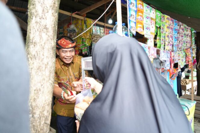 
 Pastikan Inflasi Terkendali, Gubernur Sidak Pasar Induk