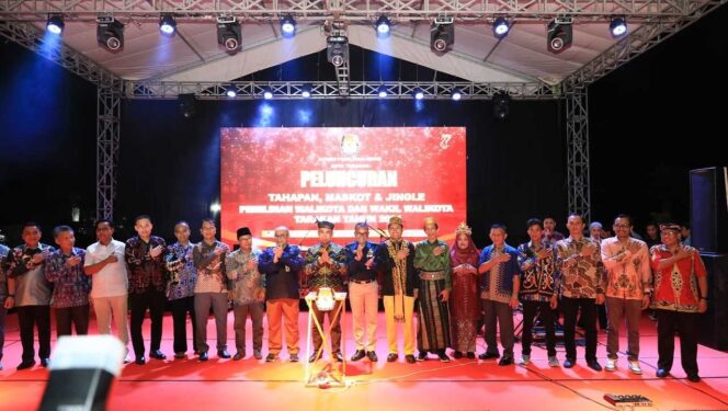 
 KPU Luncurkan Maskot dan Jingle Pilkada Tarakan, Pj Wali Kota Bustan Ajak Pemilih Perangi Hoaks