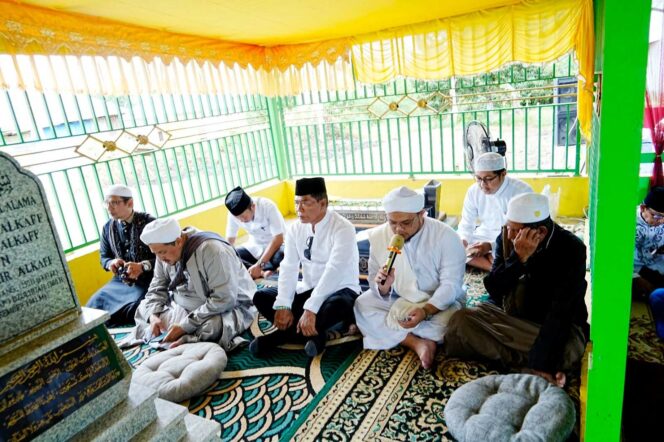 
 Gubernur Kaltara DR (HC). H. Zainal A Paliwang, M.Hum., menghadiri acara Haul Habib Alwi bin Syech Al-Kaff ke-83 di Kecamatan Sesayap Hilir Kabupaten Tana Tidung, Ahad (30/6).