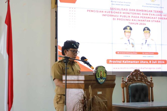 
 Plh. Asisten bidang Perekonomian dan Pembangunan Setprov Kaltara, Burhanuddin, S.Sos, M.Si membuka Sosialisasi dan Bimtek Pengisian Kuesioner Monev KIP, Senin (8/7).
