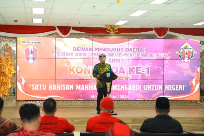 
 Asisten bidang Administrasi Umum Setprov Kaltara, Pollymaart Sijabat, S.KM, M.AP membuka Konferda DPD PA GMN Kaltara, Ahad (21/7).