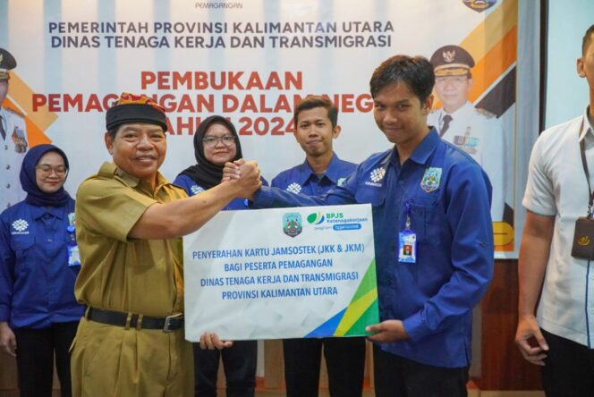 
 Kepala Disnakertrans Kaltara, Haerumuddin membuka secara resmi program permagangan dalam negeri 2024 di Hotel Diamond Tarakan, Senin (1/7).
