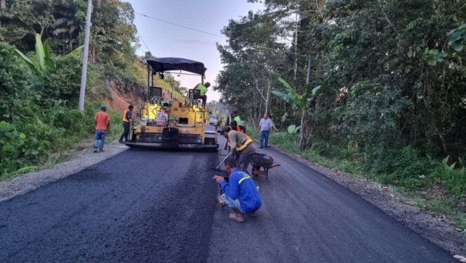 
 TERUS BERPROSES : Pembangunan jalan di Kaltara menunjukkan tren positif.
