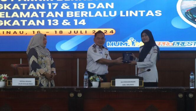 
 Wakili Bupati Malinau, Kadis Perhubungan Ajang Kahang Buka Diklat Jukir dan Keselamatan Berlalu Lintas