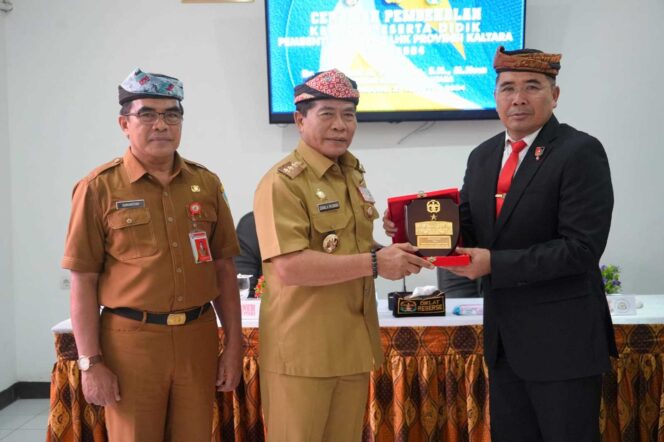 
 PELATIHAN: Gubernur Kaltara, Dr H Zainal A Paliwang, SH, M.Hum memberikan ceramah umum pada Diklat PPNS Kehutanan dan Lingkungan Hidup Kaltara di Lemdiklat Reserse Polri Megamendung, Selasa (27/8).