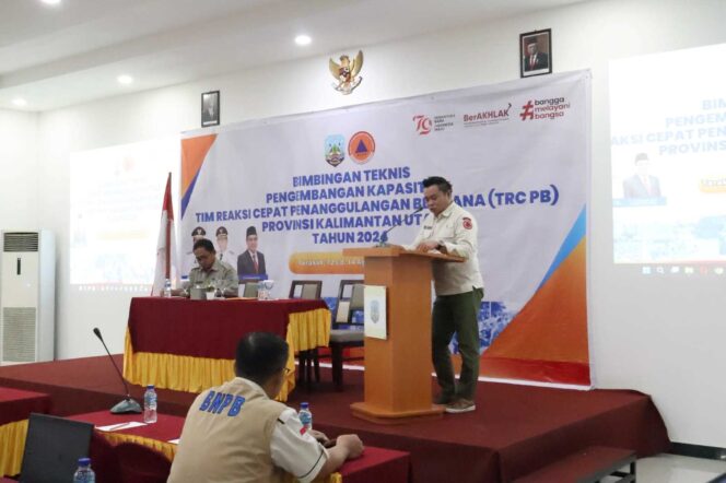 
 Plt. Kepala Pelaksana BPBD Kaltara, Nur Ansar membuka Bimtek TRC PB di Hotel Royal, Senin (12/8).