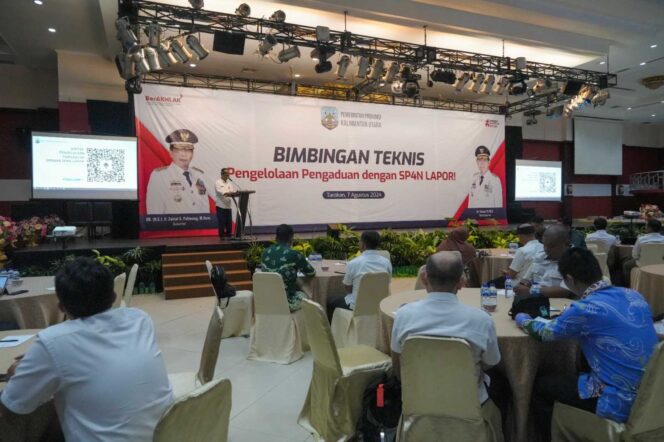
 Staf Ahli Bidang Hukum, Kesatuan Bangsa, dan Pemerintahan Provinsi Kalimantan Utara (Kaltara) Robby Yuridi Hatman, S.Sos., M.T membuka Bimtek Pengelolaan Pengaduan dengan Sistematika Pengelolaan Pengaduan Pelayanan Publik Nasional - Layanan Aspirasi dan Pengaduan Online Rakyat (SP4N LAPOR), Rabu, (7/8).