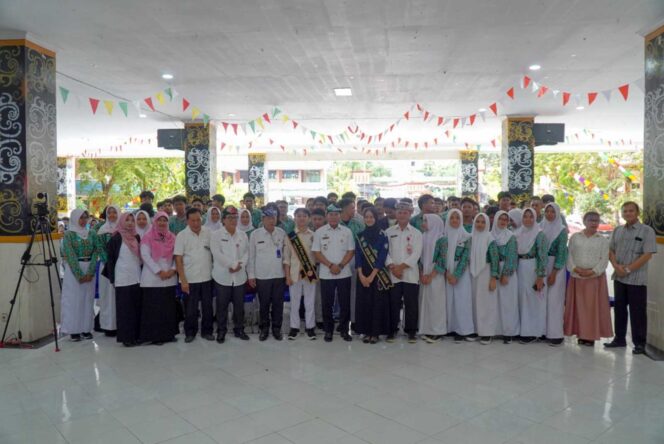 
 PENGUATAN KARAKTER: Gubernur Kaltara, Dr H Zainal A Paliwang, S.H, M.Hum menghadiri acara Advokasi Penguatan Karakter Remaja Dalam Pencegahan Kehamilan Usia Remaja, Perkawinan Anak, Kekerasan Seksual serta Bullying di Aula SMA Negeri 1 Tarakan, Rabu (21/8).