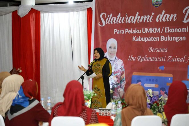 
 Ketua TP PKK Kaltara menggelar silaturahmi dan diskusi dengan pelaku UMKM dan ekonomi kreatif di Pendopo Rumah Jabatan Gubernur, Senin (5/8) malam. 