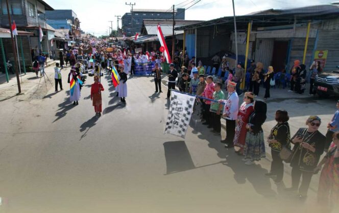 
 Ribuan Peserta Meriahkan Pawai Pembangunan Malinau Kota