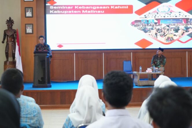 
 Wagub Kaltara, Dr Yansen TP, M.Si menjadi narasumber pada agenda Pelantikan MD KAHMI Kabupaten Malinau, Rabu (31/7).
