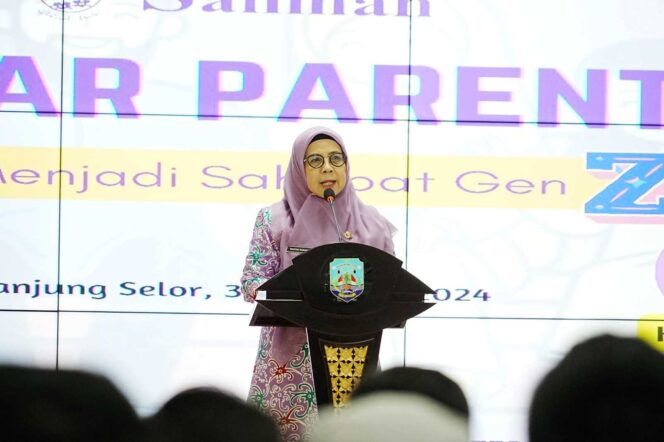 
 SEMINAR PARENTING: Staf Ahli Bidang Ekonomi, Pembangunan, dan Hubungan Antar Lembaga Sekretariat Daerah (Setda) Kaltara, Ir. Wahyuni Nuzband, M.A.P, menghadiri Seminar Parenting di Ruang Serbaguna Lt.1 Gedung Gadis, Sabtu (31/8).
