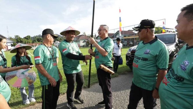 
 Christmas Cup XXV Desa Tanjung Lapang Resmi Dimulai, Bupati Wempi Ajak Jaga Persatuan, Sportivitas dan Silaturahmi ‍