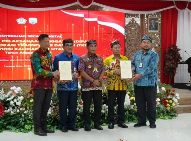 
 Wabup Nunukan Hanafiah Hadiri Penyerahan DIPA dan TKD Secara Digital Oleh Gubernur Kaltara