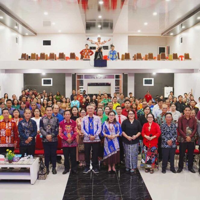 
 Rayakan Natal Bersama Warga Belawit–Pa’Bawan, Bupati Wempi Jadikan sebagai Momentum Kebersamaan dan Refleksi Kasih Tuhan