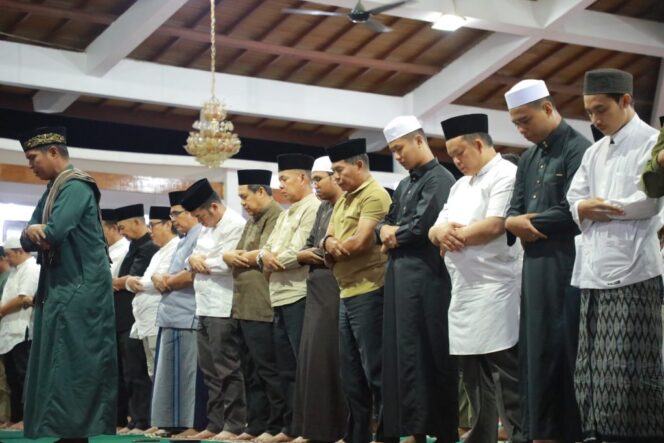 
 Gubernur Dan Wagub Kaltara Gelar Buka Puasa Bersama ASN dan Masyarakat