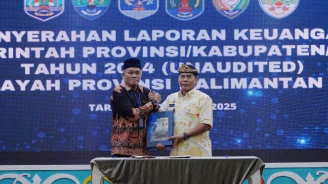 
 Gubernur Zainal Serahkan LKPD 2024 Unaudited ke BPK RI Perwakilan Kaltara