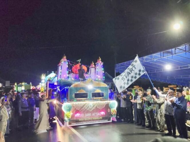 
 Bupati Lepas Peserta Pawai Takbir Idul Fitri 1446 H