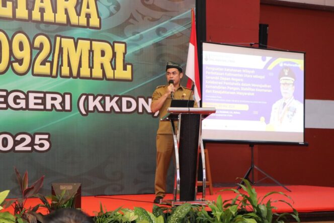 
 Pj. Sekprov Kaltara Paparkan Perkembangan Ketahanan Wilayah Perbatasan Dihadapan Pasis Sesko TNI