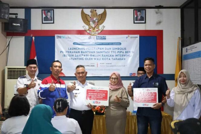 
 Wali Kota Tarakan Melaunching Penerapan dan Penyerahaan Secara Simbolis Bantuan Sanitasi Tepat Guna