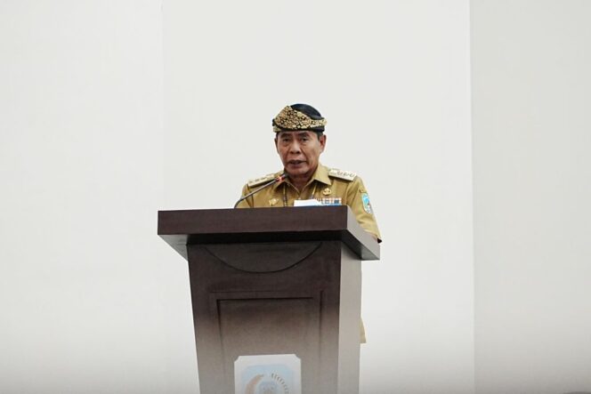 
 Gubernur Zainal Sampaikan Jawaban Atas Pemandangan Umum Fraksi DPRD Terhadap Ranperda 2024