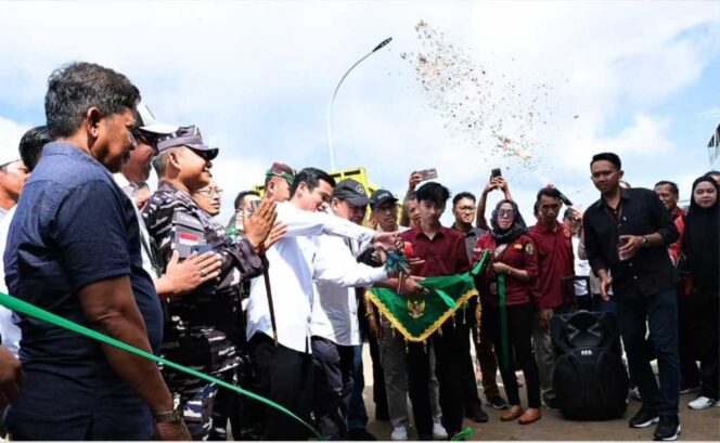 
 Melaunching Pengiriman Rumput Laut ke Perumda Kabupaten Pinrang, Bupati H. Irwan Buka Kesempatan Investor untuk Membangun Pabrik Rumput Laut di Nunukan