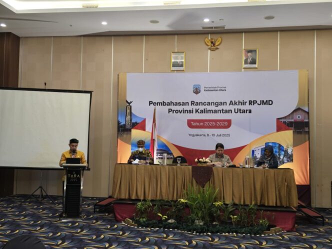 
 Pj. Sekprov Tekankan Kolaborasi Bersama Pembahasan Rancangan Akhir RPJMD Kaltara 2025-2029
